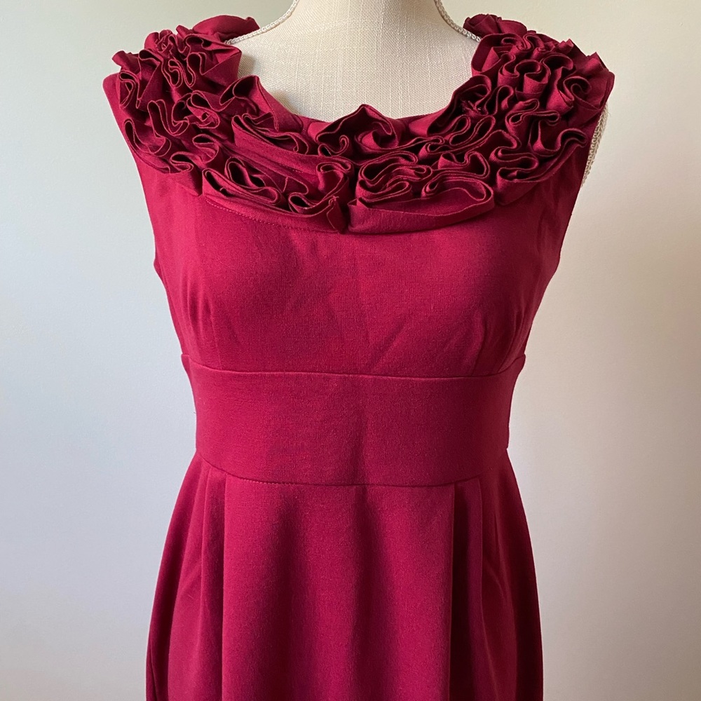 Rosette Sheath Dress - Picture 2 of 8